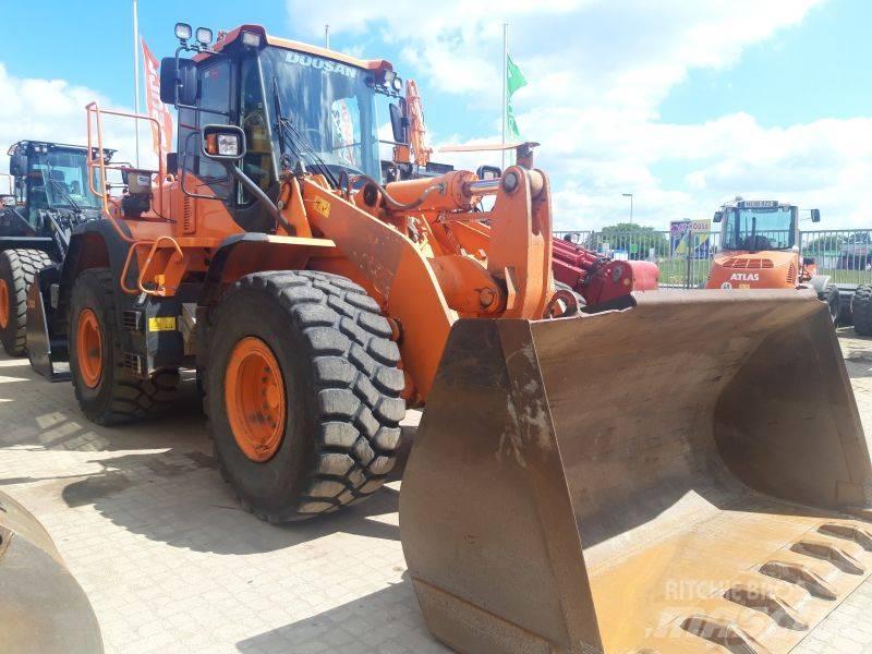 Develon DL350-5 Gumikerekes homlokrakodók