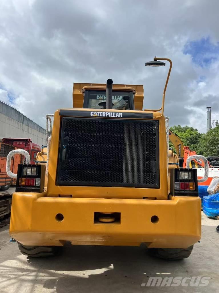 CAT 966 H Gumikerekes homlokrakodók