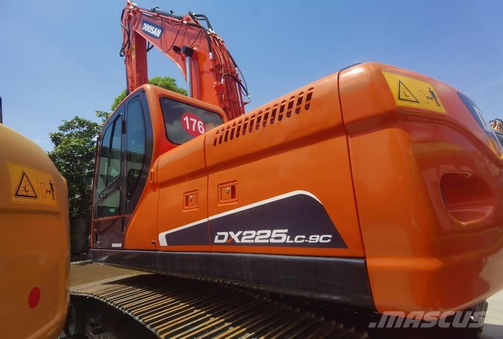 Doosan DX 225 LC-9C Lánctalpas kotrók