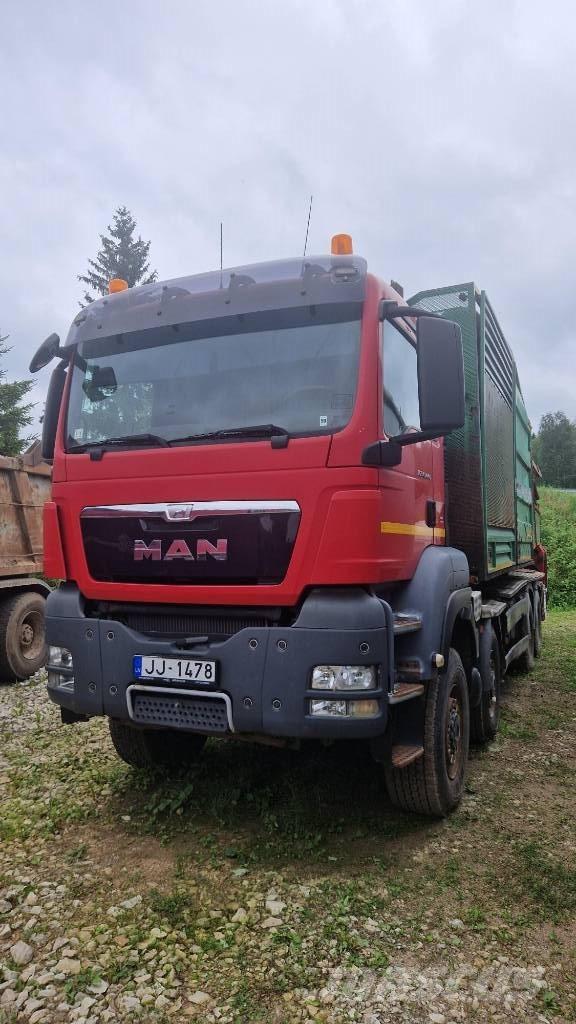 MAN TGS + Neuson 1266 Fa aprítók