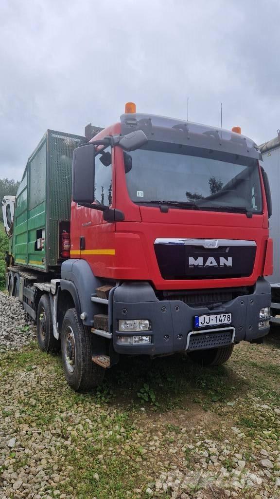 MAN TGS + Neuson 1266 Fa aprítók