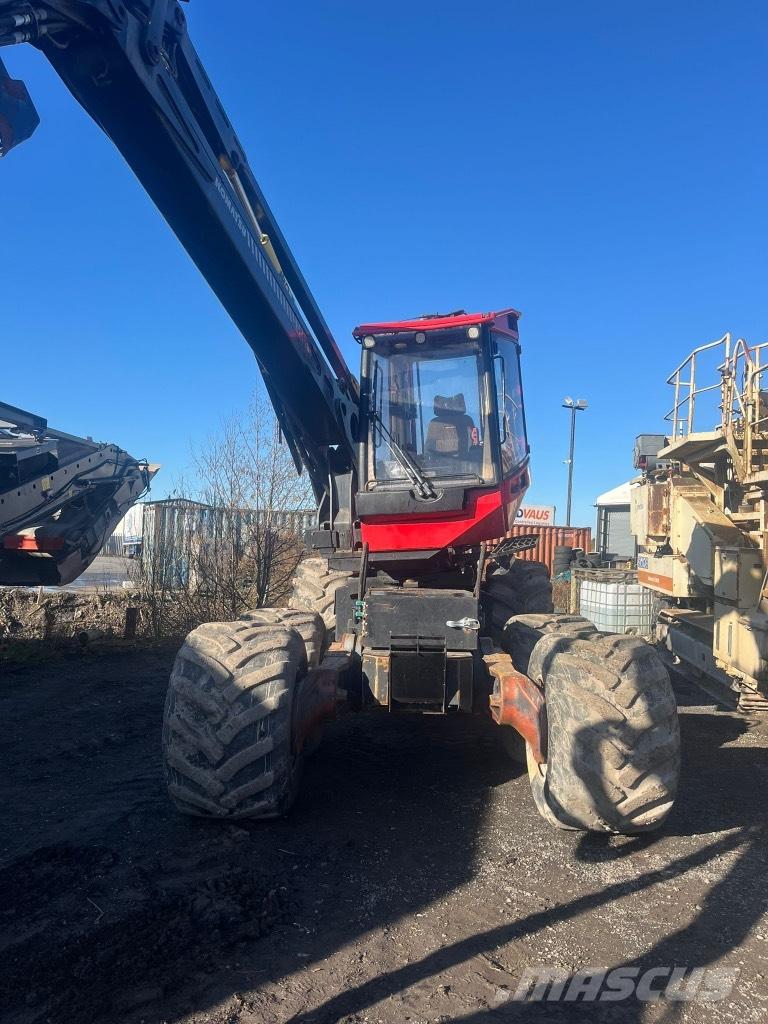 Komatsu 901 TX Betakarítók