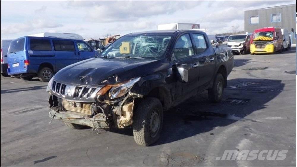 Mitsubishi L 200 4 Kis teherszállító/Platós kocsi