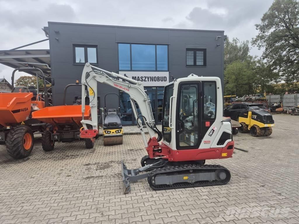 Takeuchi TB225 V0B Mini kotrók < 7t