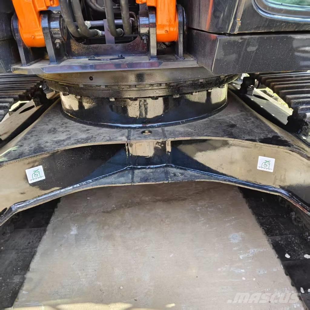 Hitachi ZX 130 LC Lánctalpas kotrók