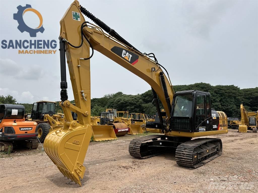 CAT 320 D2L Lánctalpas kotrók