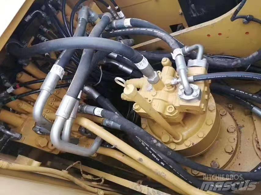 CAT 320 D Lánctalpas kotrók
