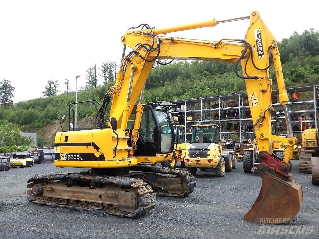 JCB JZ 235 LC Lánctalpas kotrók
