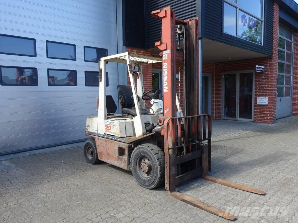 Nissan EH 02 A 20U Dízel targoncák