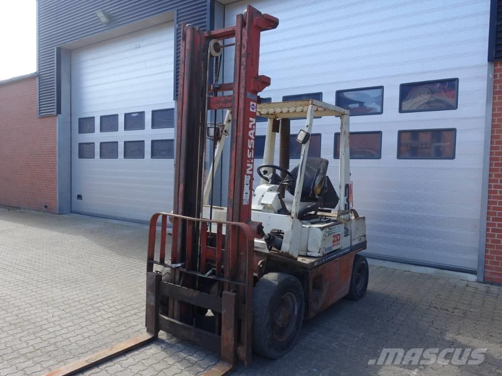 Nissan EH 02 A 20U Dízel targoncák