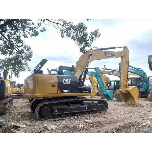 CAT 318d2 Lánctalpas kotrók