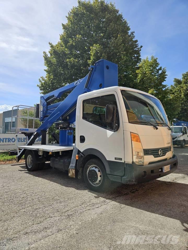 Socage DA 320 Teherautóra szerelt emelők és állványok