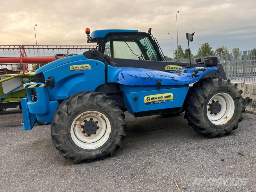 New Holland LM 430 Teleszkópos mezőgazdasági rakodók