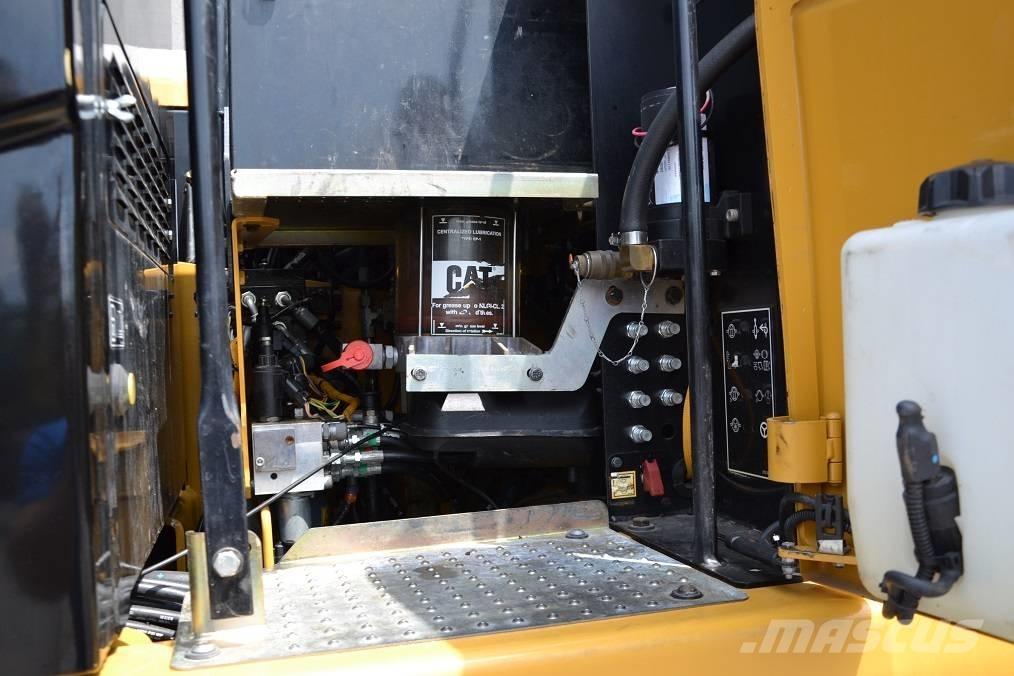 CAT M 315 D Gumikerekes kotrók