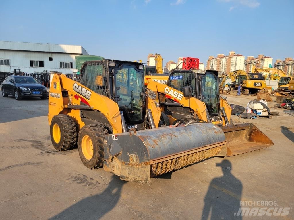 CASE SR 250 Kompaktrakodók