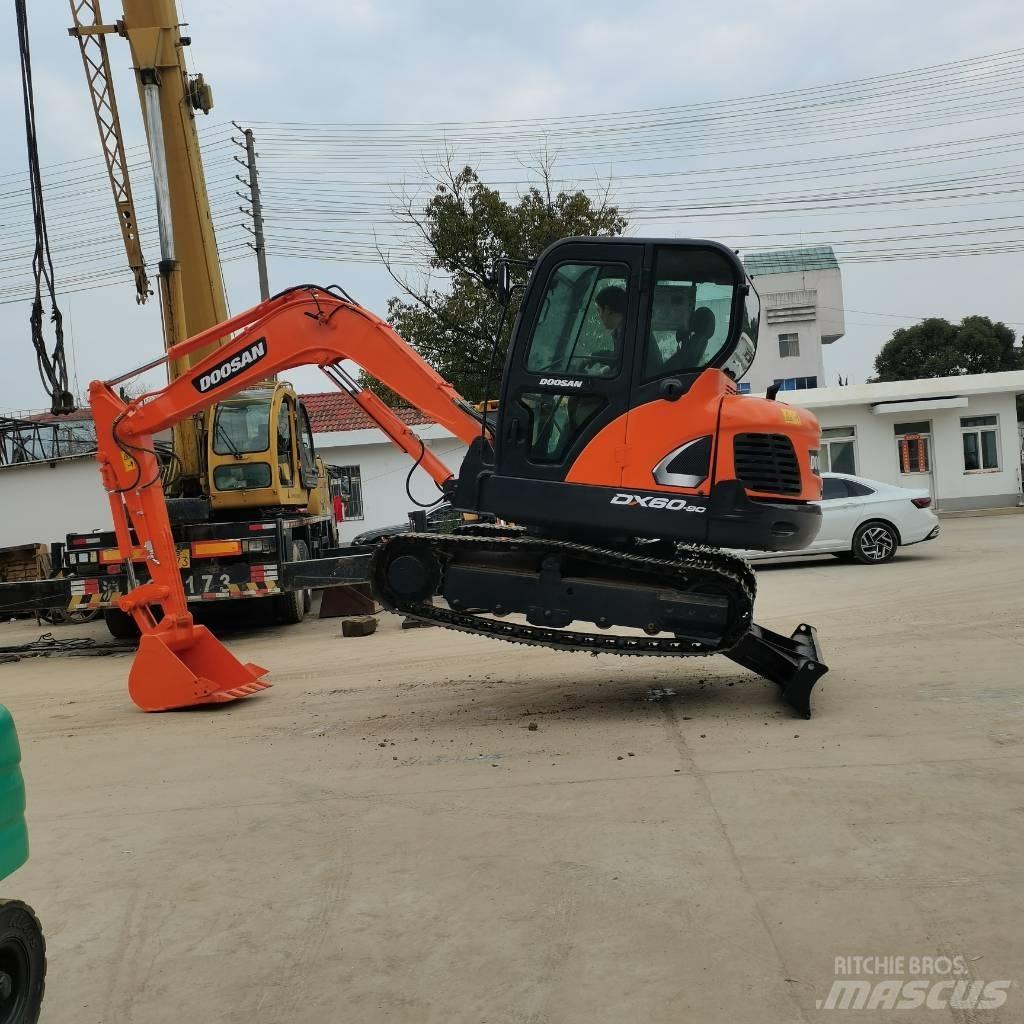 Doosan DX 60 Lánctalpas kotrók