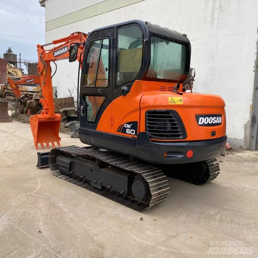 Doosan DX 60 Lánctalpas kotrók