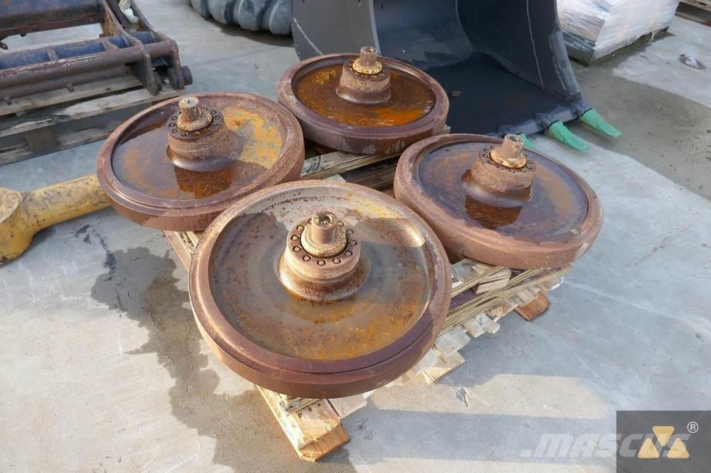 CAT 323-1170 Gumiabroncsok, kerekek és felnik