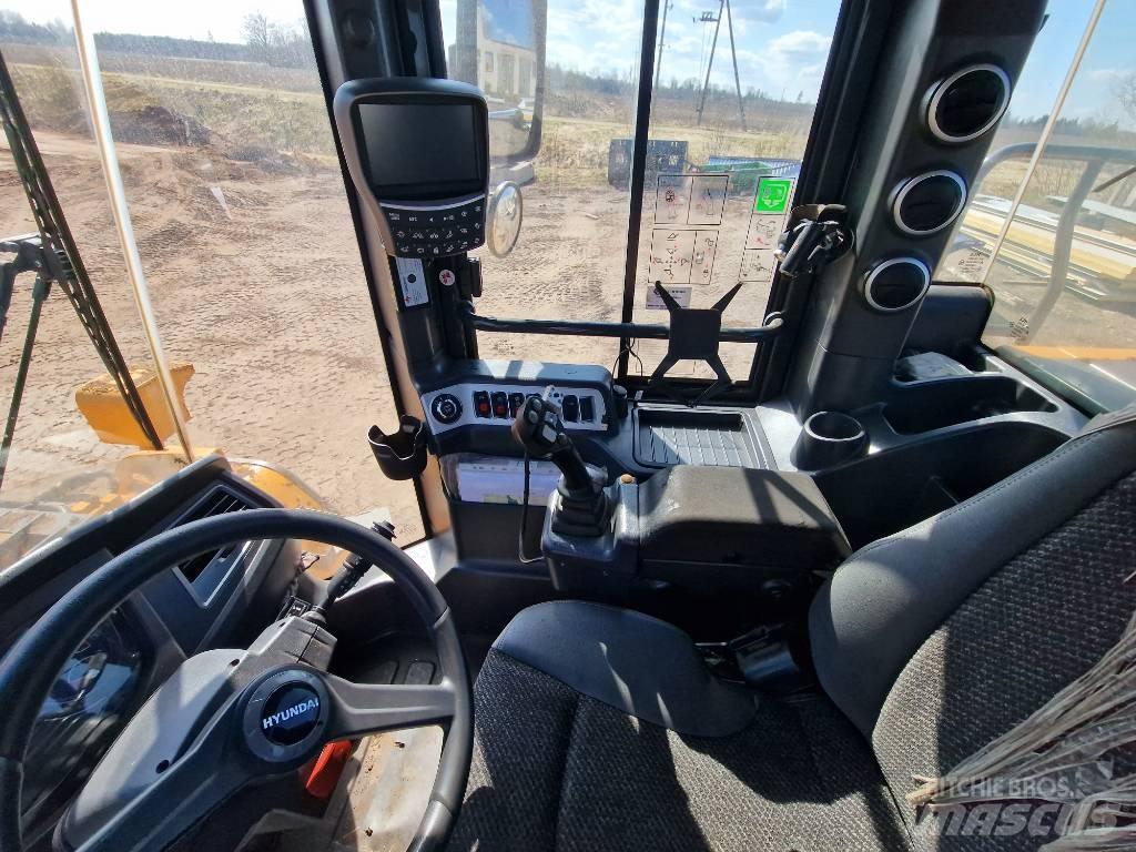 Hyundai HL 960 Gumikerekes homlokrakodók