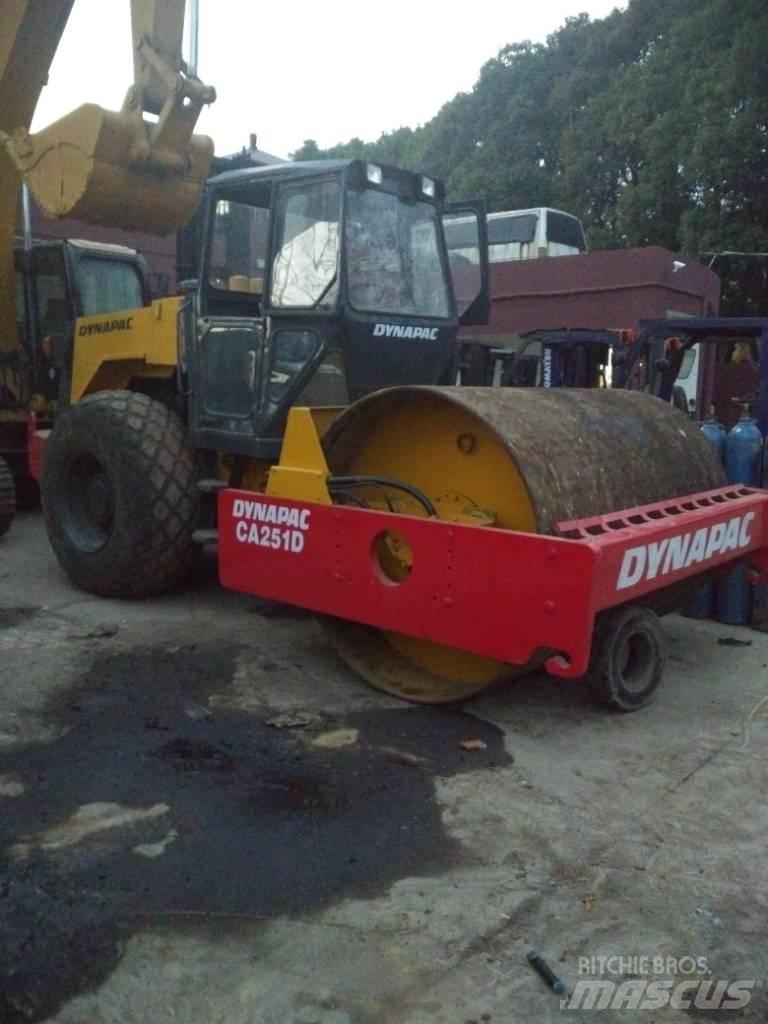 Dynapac CA 251 D Egydobos hengerek