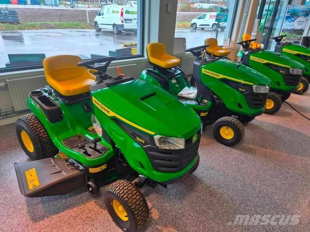 John Deere 107 R Ráülős fűnyírók