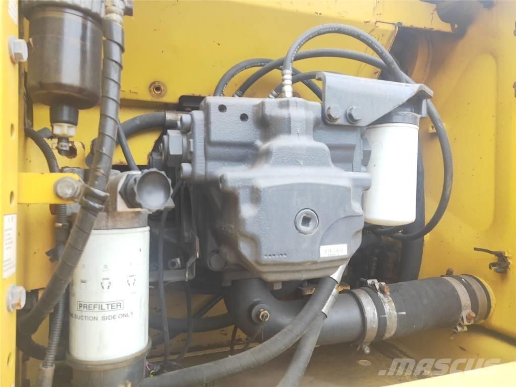 Komatsu PC210-8 Lánctalpas kotrók