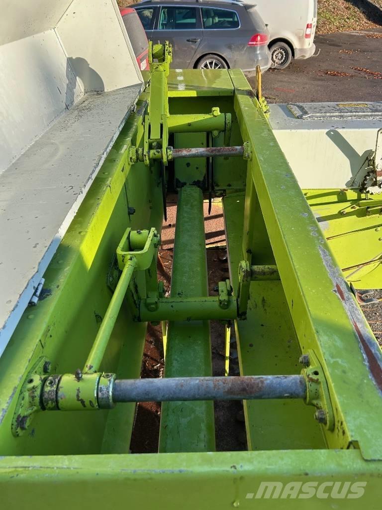 CLAAS Markant 51 Szögletes bálázók