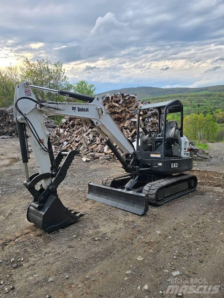 Bobcat E42 Mini kotrók < 7t