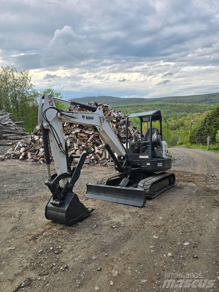 Bobcat E42 Mini kotrók < 7t