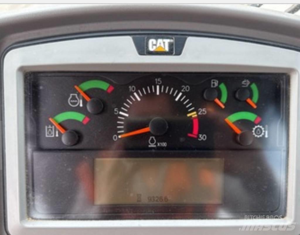 CAT 966 M Gumikerekes homlokrakodók