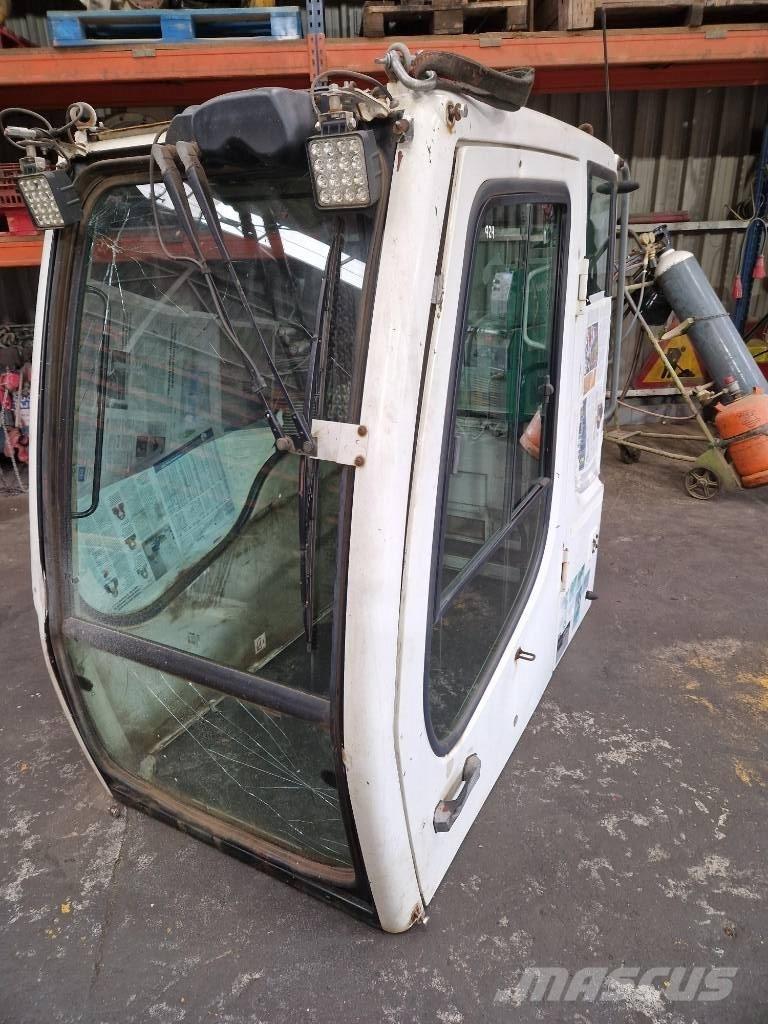 Liebherr A 904 C Vezetőfülke és belső tartozékok