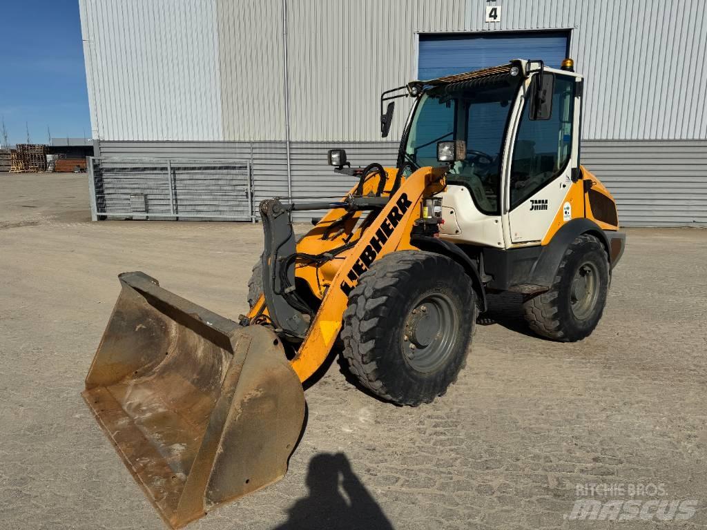 Liebherr L 506 Gumikerekes homlokrakodók
