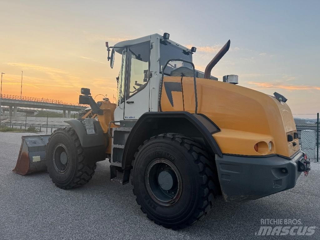 Liebherr L 538 Gumikerekes homlokrakodók