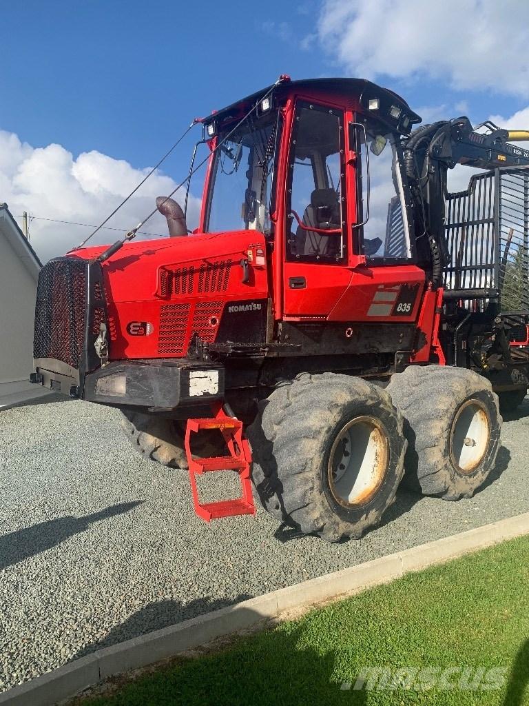 Komatsu 835 Kihordók
