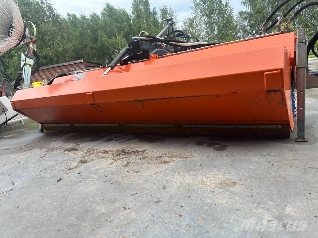 Tuchel Plus 590-260 Úttakarító gépek
