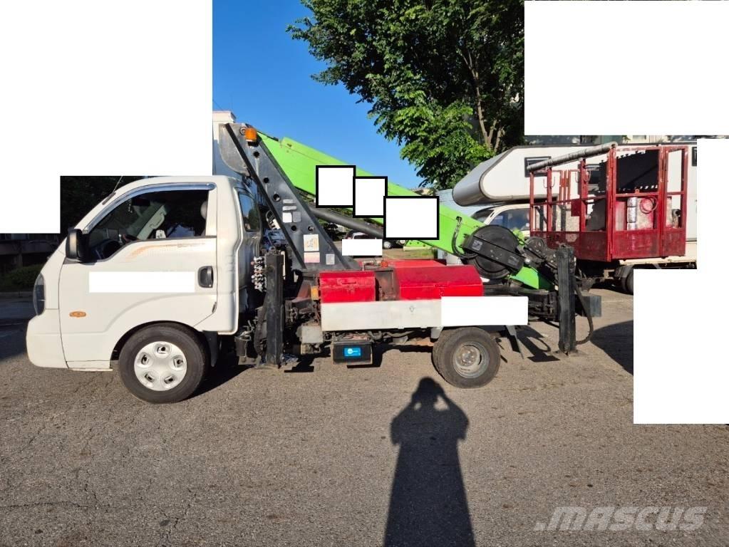  HANA WINGS 185 Teherautóra szerelt emelők és állványok