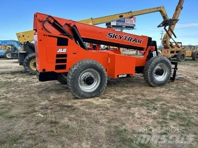 SkyTrak 8042 Teleszkópos rakodók