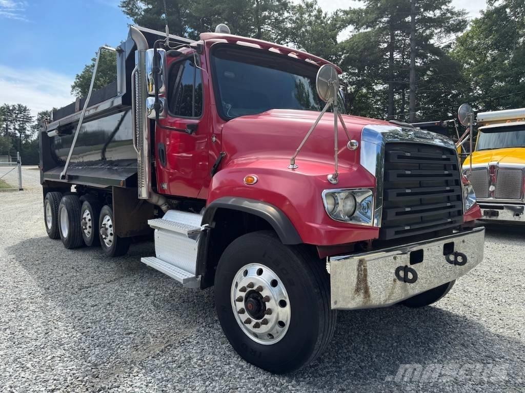 Freightliner 114 SD Billenő teherautók