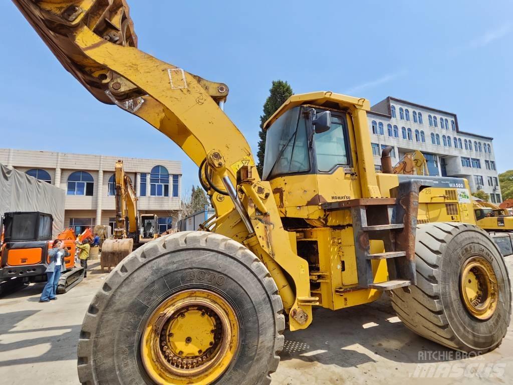 Komatsu WA 500 Gumikerekes homlokrakodók