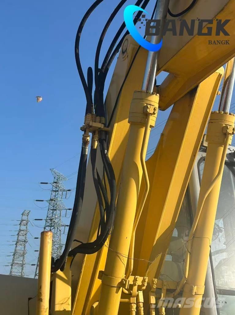  KOMΛ1'SU PW128us Gumikerekes kotrók