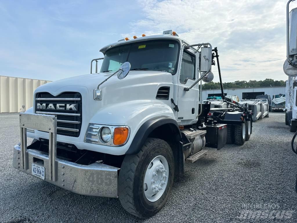 Mack CV 713 Multifunkciós teherautók