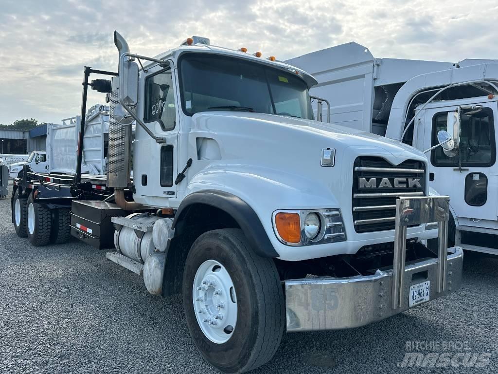 Mack CV 713 Multifunkciós teherautók