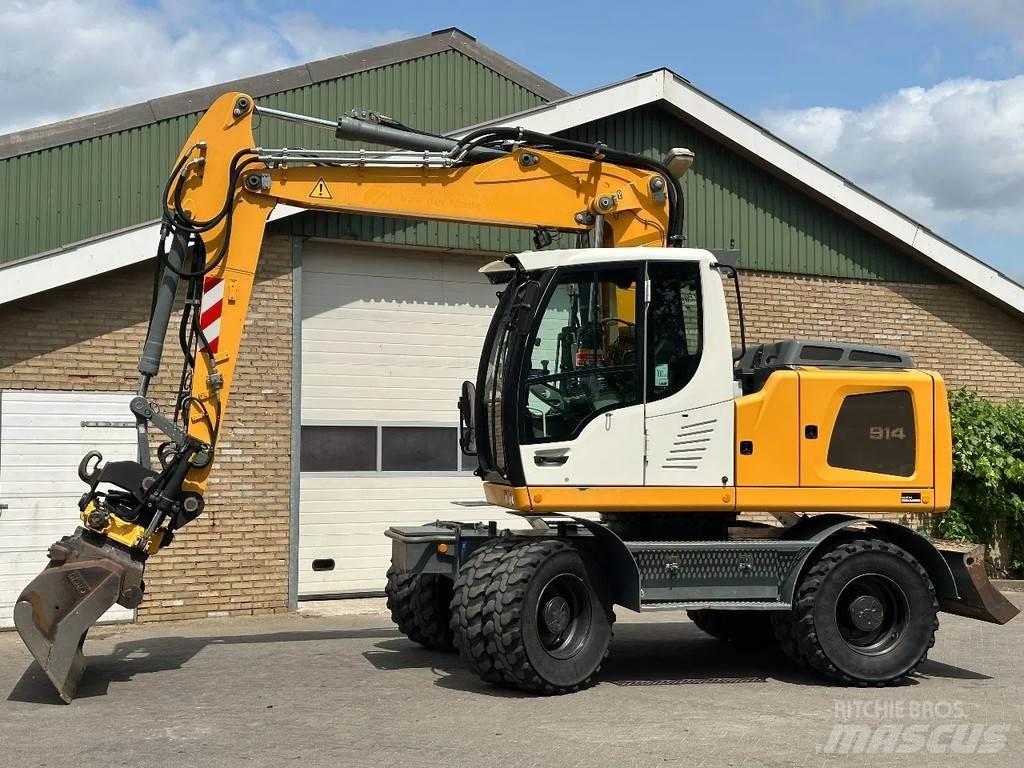 Liebherr A914 Gumikerekes kotrók