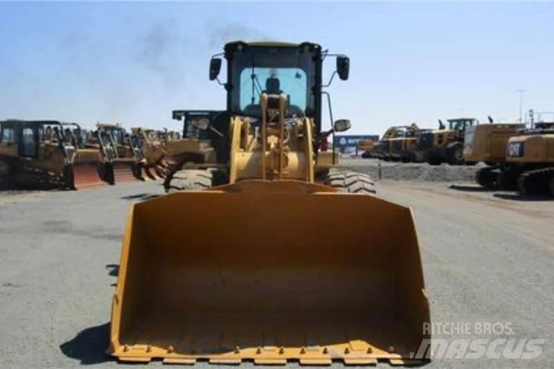 CAT 930K Gumikerekes homlokrakodók
