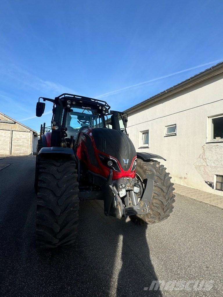 Valtra T 214 D Erdészeti traktorok