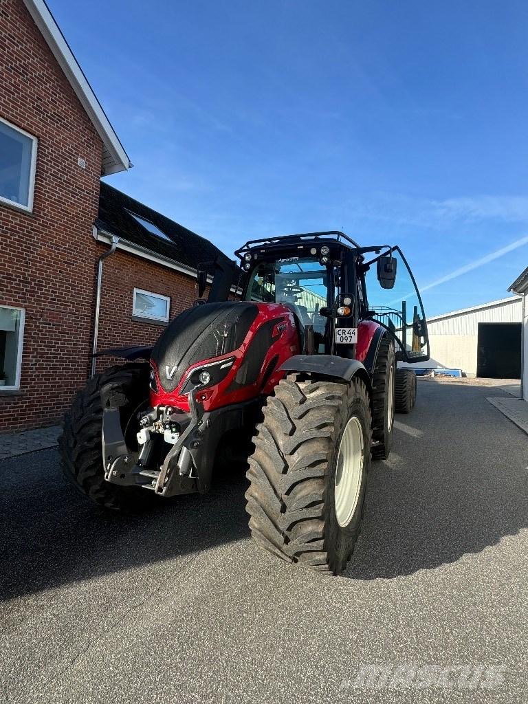 Valtra T 214 D Erdészeti traktorok