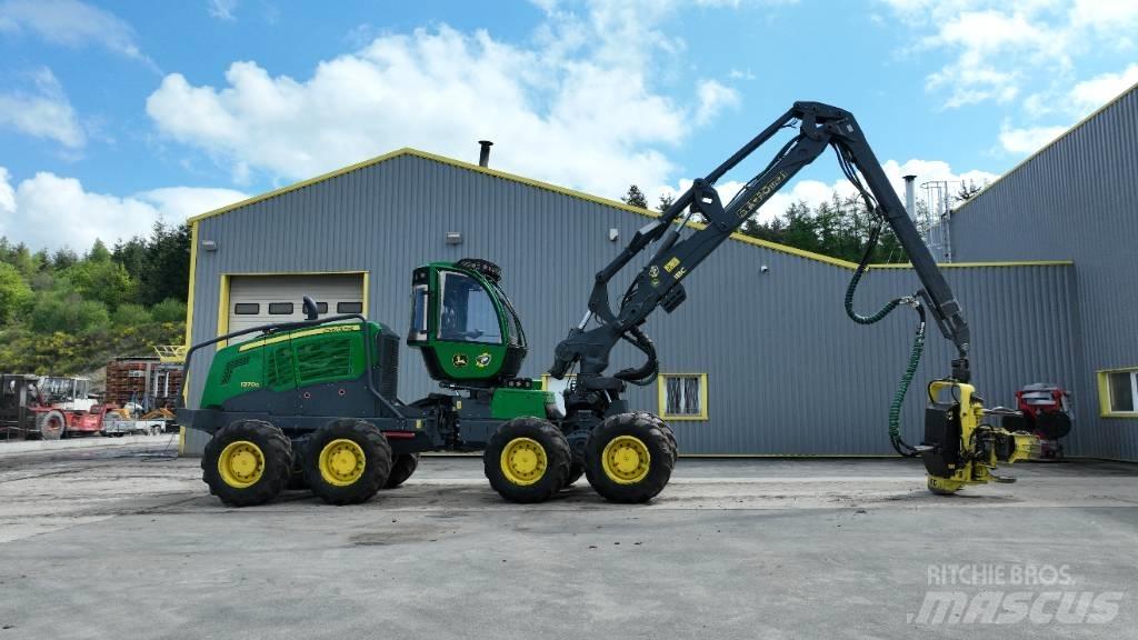 John Deere 1270 G Betakarítók