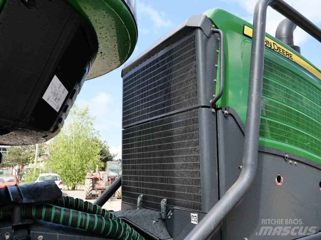 John Deere 1270 G Betakarítók
