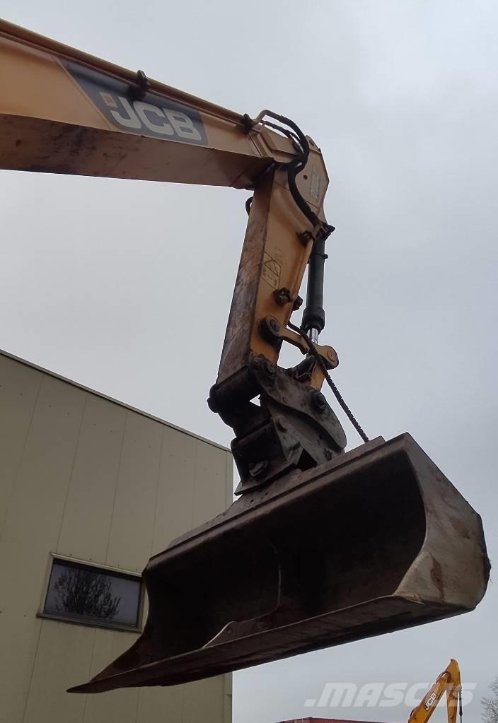 JCB JS 220 LC Lánctalpas kotrók