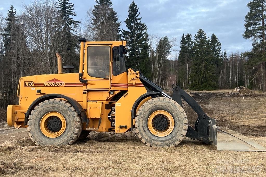 Ljungby L 20 Gumikerekes homlokrakodók